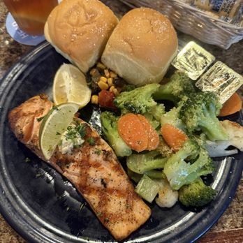 Yellowstone Cafe - Grilled Salmon - American Near Me - Town and Country , Missouri Yellowstone Cafe - Grilled Salmon - American Near Me - Town and Country , Missouri