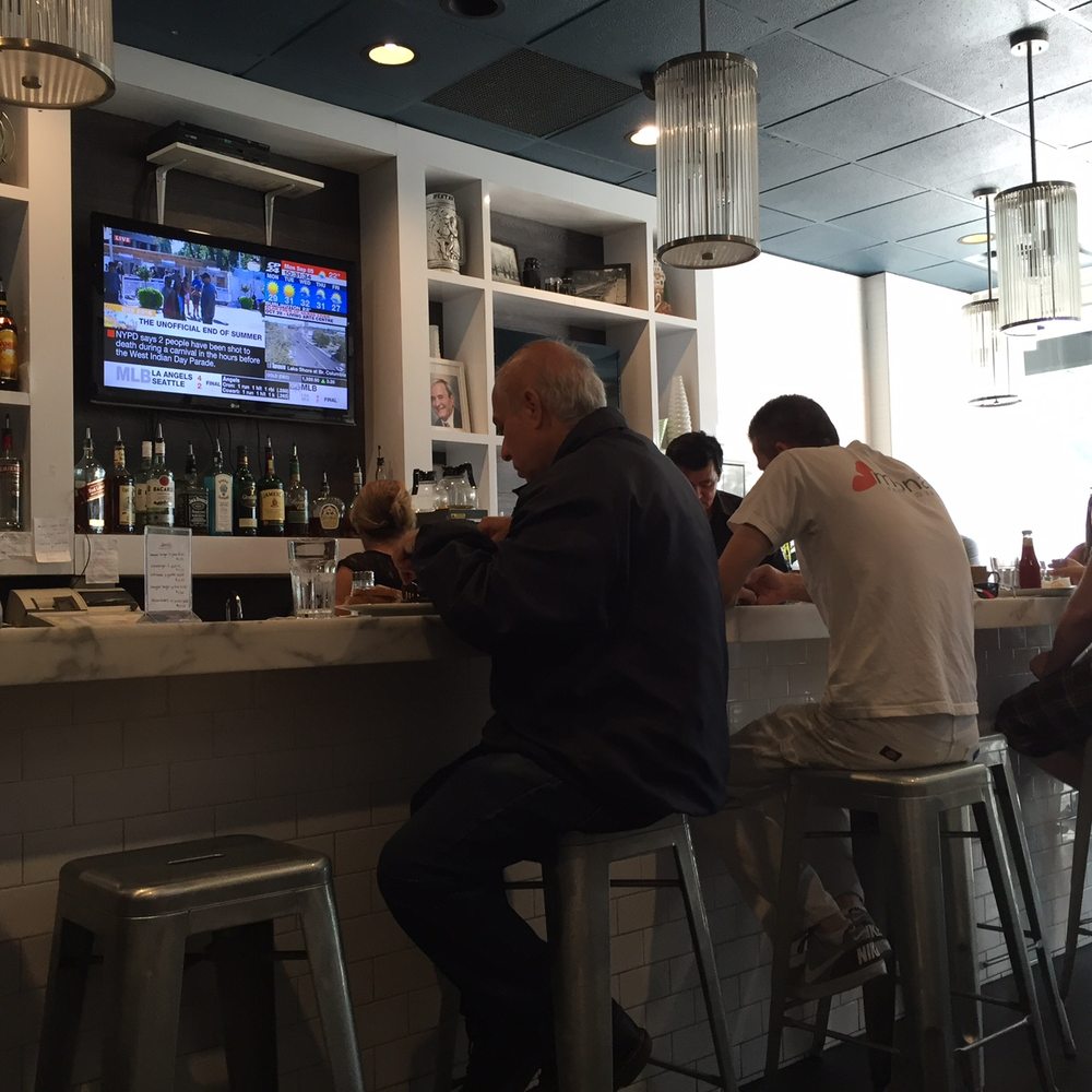 Frankie's - Bartop area - Breakfast & Brunch Near Me - Toronto, Ontario Frankie's - Bartop area - Breakfast & Brunch Near Me - Toronto, Ontario