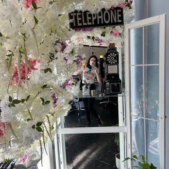 Moss & Spa Nail - Mirrored Telephone Booth - Nail Salons Near Me - Brooklyn, New York