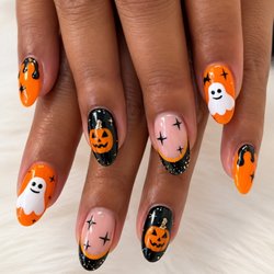 Lux Spa & Nails - Happy Halloween. Design by Sophia