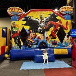 Bouncy World Indoor Mega Playland & Cafe - Bounce house