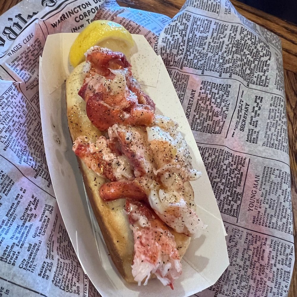 Lobster West - Delicious Lobster Roll - Seafood Near Me - Encinitas, California Lobster West - Delicious Lobster Roll - Seafood Near Me - Encinitas, California