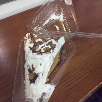 Pie Bar - Peanut Butter pie with oreo crust - Desserts Near Me - Woodstock, Georgia Pie Bar - Peanut Butter pie with oreo crust - Desserts Near Me - Woodstock, Georgia