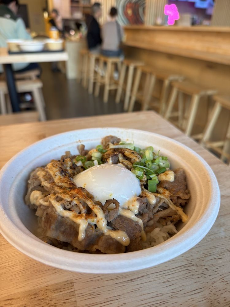 Oishinoya Japanese Beef Rice Logo