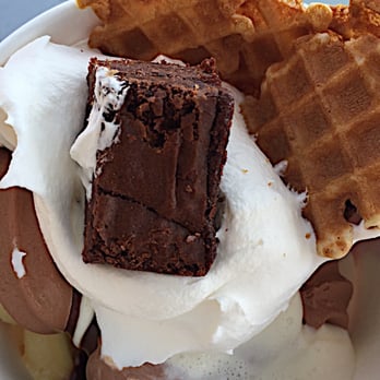 Menchie's Frozen Yogurt - I was paying & pouting there wasn't any waffle chips & the Menchie person says, "They're right over there." I love this place! - Ice Cream & Frozen Yogurt Near Me - Austin, Texas