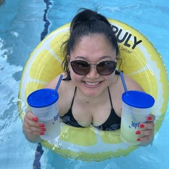 Influence The Pool at The LINQ - Swimming Pools Near Me - Las Vegas, Nevada