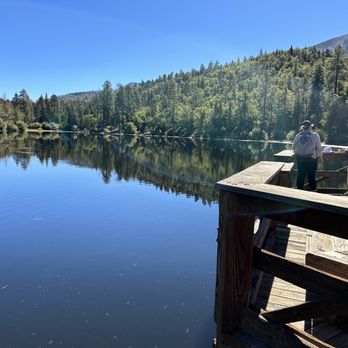 Jenks Lake - Dock for admiring the viewing and fishing. - Lakes Near Me - Mentone, California