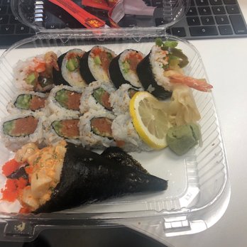 Sushi One - Maki lunch B and spicy scallop hand roll - Japanese Near Me - Portland, Oregon Sushi One - Maki lunch B and spicy scallop hand roll - Japanese Near Me - Portland, Oregon