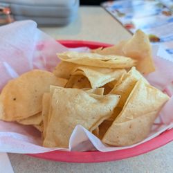 Mariscos El Amigo 3 - Great tortilla chips!