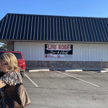 Live Edge Bar And Grill - Building from parking area - Bars Near Me - Mountain Home, Arkansas