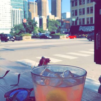 Au Cheval - Pink vodka lemonade - Bars Near Me - Chicago, Illinois Au Cheval - Pink vodka lemonade - Bars Near Me - Chicago, Illinois