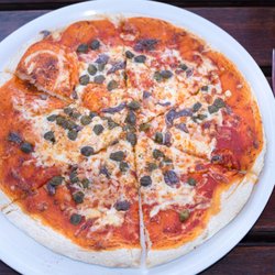 Restaurant Da Luigi - #68 Pizza Marinara (Tomatensoße, Käse, Kapern, Sardellen, Chili, Knoblauch)