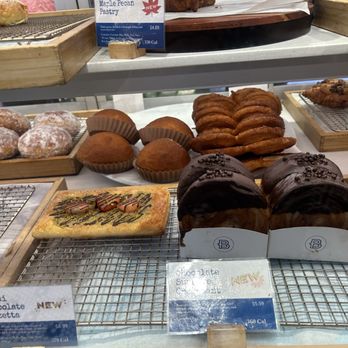 Paris Baguette - Pastries - Bakeries Near Me - Honolulu, Hawaii Paris Baguette - Pastries - Bakeries Near Me - Honolulu, Hawaii