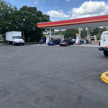 Circle K - a gas station with cars parked in the lot - Gas Stations Near Me - Tallahassee, Florida