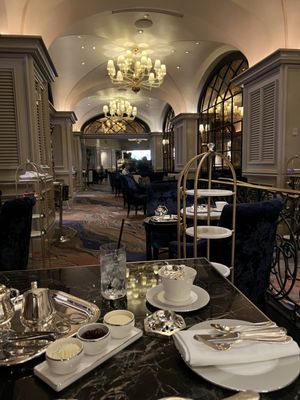 Petrossian Bar by null