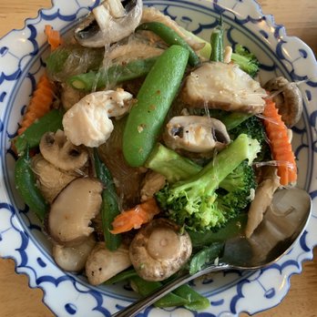 Regent Thai Restaurant - Chicken with vegetables - Thai Near Me - San Francisco, California Regent Thai Restaurant - Chicken with vegetables - Thai Near Me - San Francisco, California