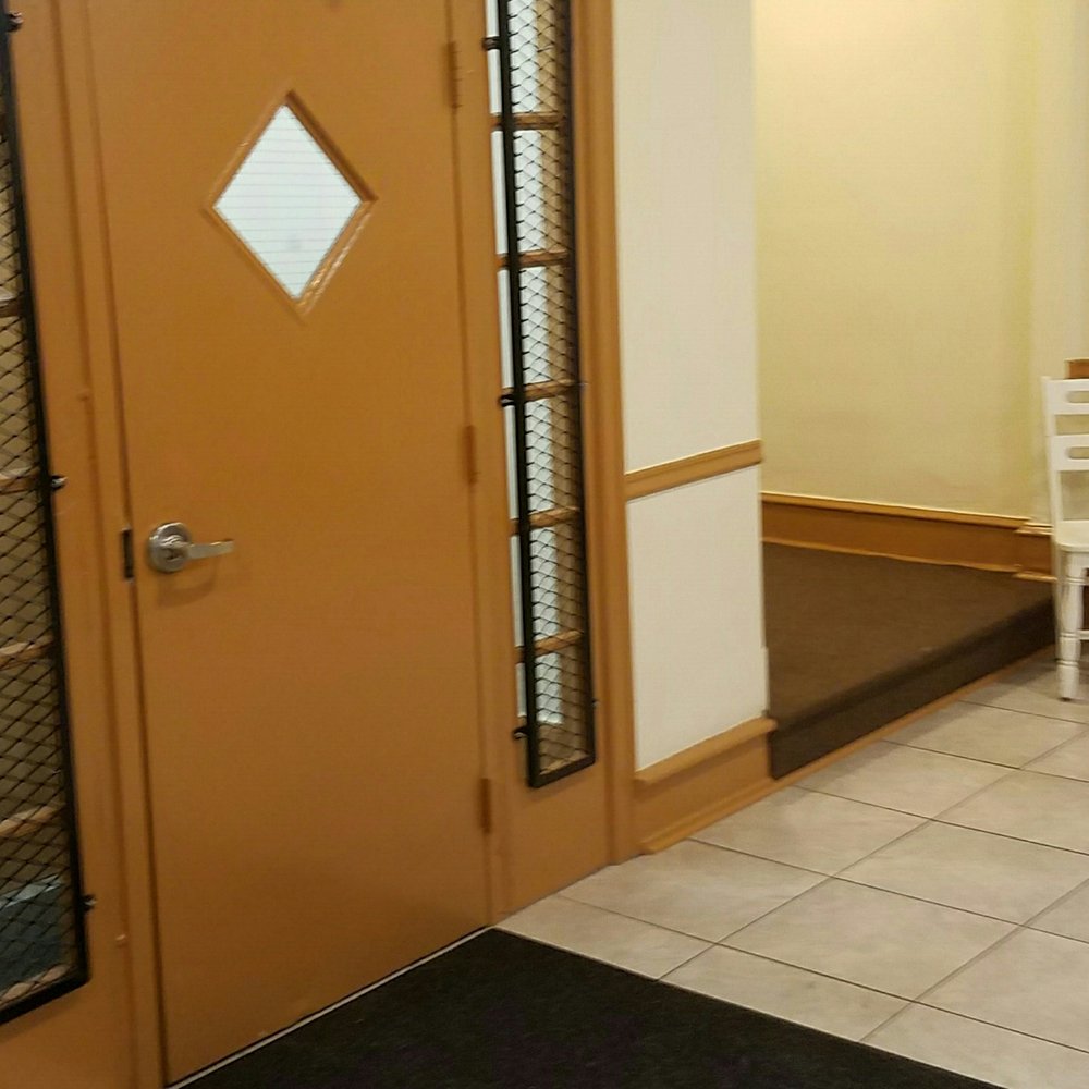 Springline on 36th - Inside front door/lobby - Apartments Near Me - Philadelphia, Pennsylvania Springline on 36th - Inside front door/lobby - Apartments Near Me - Philadelphia, Pennsylvania