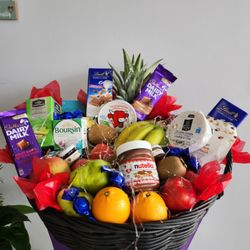 Trillium Florist - Customized fruits basket to send love and sympathy