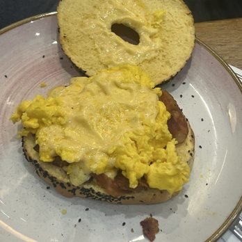 Elk Bakery - Patisserie/Cake Shop Near Me - Verona, VR
