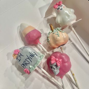 Pila’s Pantry Cake & Supply - My cake pops I made in the class - Bakeries Near Me - Norco, California Pila’s Pantry Cake & Supply - My cake pops I made in the class - Bakeries Near Me - Norco, California