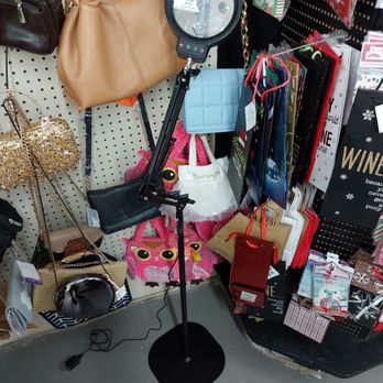 Lamp Discount & Thrift Store - Nice articulating magnifying glass with light - Thrift Stores Near Me - Sanford, Florida Lamp Discount & Thrift Store - Nice articulating magnifying glass with light - Thrift Stores Near Me - Sanford, Florida