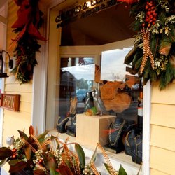 Guilford & Company - Guilford & Company, St. Michaels, MD -- beautiful decor at holiday time!
