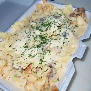 Irie Jerk Bar & Grill - Jerk Alfredo Pasta - Caribbean Near Me - Chicago, Illinois Irie Jerk Bar & Grill - Jerk Alfredo Pasta - Caribbean Near Me - Chicago, Illinois