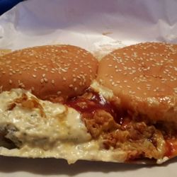 Gaststätte zum Treffpunkt - Best Burger in Town: Sehr leckerer Cheeseburger.