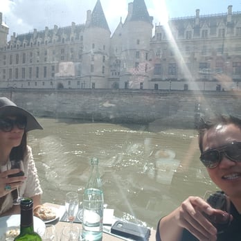 Bateaux Parisiens - A must in Paris - French Near Me - Paris, 75 Bateaux Parisiens - A must in Paris - French Near Me - Paris, 75