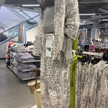 Primark - Chicago - Stylish Pool Party or Beach Party wear - Women's Clothing Near Me - Chicago, Illinois