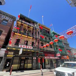 Free Tours by Foot - She took us to China Town