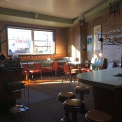 Chin's Cafe - Retro Asian decor
