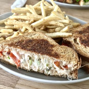 Cafe Dantorels - Tuna melt - Cafes Near Me - Sacramento, California