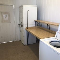 Belly Acres RV park - Laundry 1