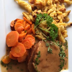 Cafi Holzofe - Polpettone arrosto con verdure e spätzli