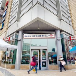 Bank of America Financial Center - Storefront