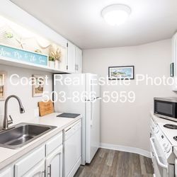 Little Creek Cove Beach Resort Hotel - Unit 110 has a full kitchen with coffee pot, microwave, tea pot and lots of pots and pans
