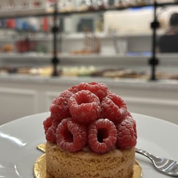 Maison Alyzee - Fruit Tart [choices range from: raspberry, blueberry, strawberry] - Bakeries Near Me - Mountain View, California