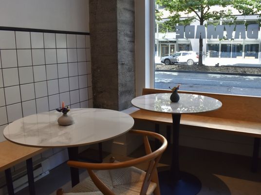 Day Made Kaffe Bar by null