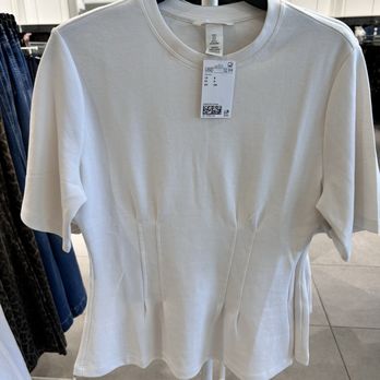 H&M - Women's Clothing Near Me - Bee Cave, Texas