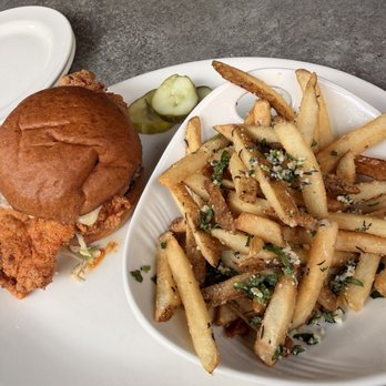 Yard House - Nashville Hot Chicken Sandwich - Bars Near Me - Houston, Texas Yard House - Nashville Hot Chicken Sandwich - Bars Near Me - Houston, Texas