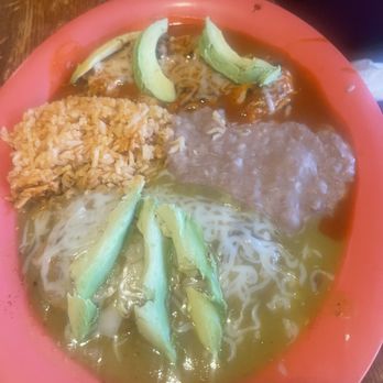Comal Mexican Restaurant - Southwestern Chicken (Christmas) - Mexican Near Me - Ruidoso, New Mexico