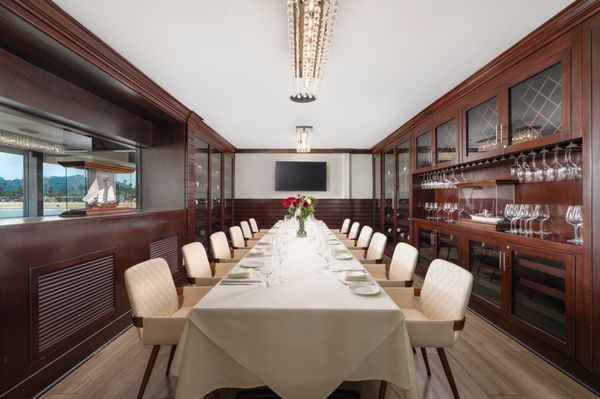 The Harbor Restaurant by null