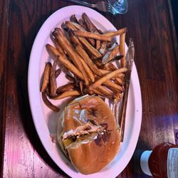 The Station Grille At Melillo’s - Burger