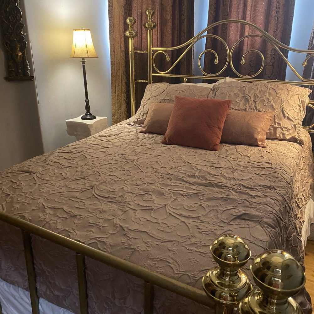Henderson Castle - One of the rooms you can stay in. - Day Spas Near Me - Kalamazoo, Michigan