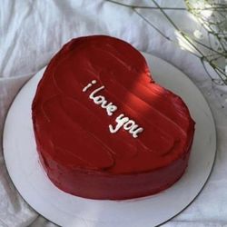 6" Valentine's Day cake! Ready for pick up or delivery