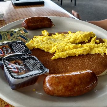 State Line Diner - Eggs, sausage and pancakes, with coffee and juice - Diners Near Me - Mahwah, New Jersey State Line Diner - Eggs, sausage and pancakes, with coffee and juice - Diners Near Me - Mahwah, New Jersey