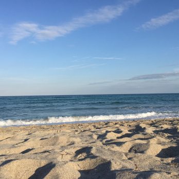 Hollywood Beach - Blue waters. - Beaches Near Me - Hollywood, Florida