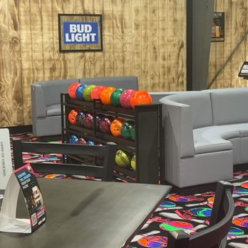 Mountain Bowling - Arcades Near Me - Golden Hills, California