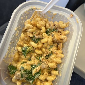 Everytable - Nashville Hot Chicken Pasta after being heated up and mixed - Salad Near Me - Carson, California